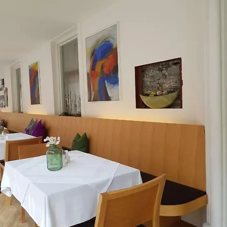 Hinteregger 3*